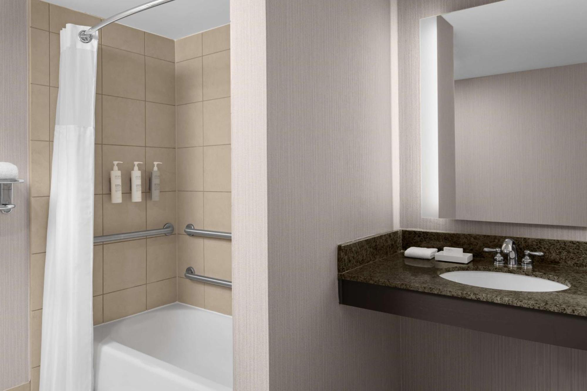 Hilton Garden Inn Bethesda Downtown Eksteriør billede